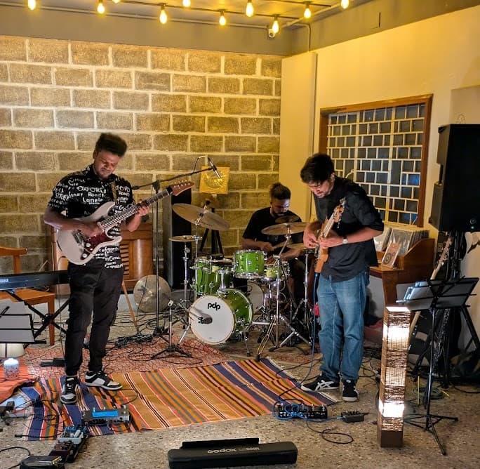 Fractured Groove / Gautam Menon Quartet - Image 1